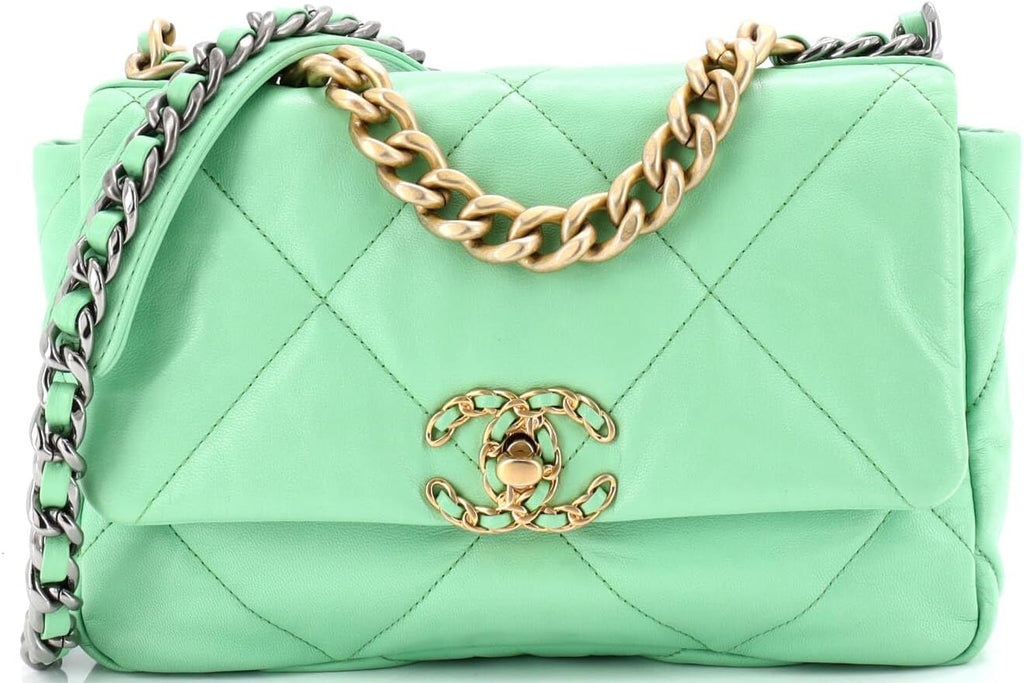 Chanel, 19 Flap Bag Quilted Leather Medium, Green