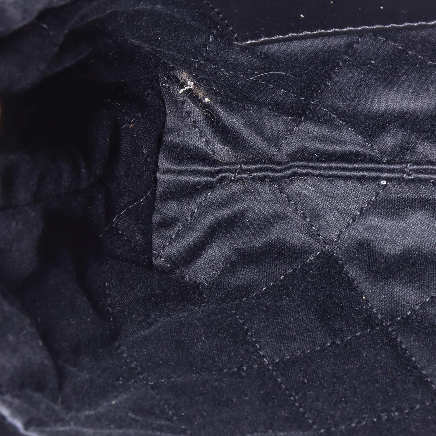 Chanel, 22 Chain Hobo Quilted Calfskin Mini, Black