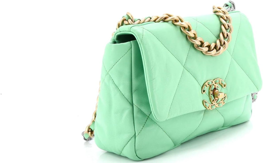 Chanel, 19 Flap Bag Quilted Leather Medium, Green