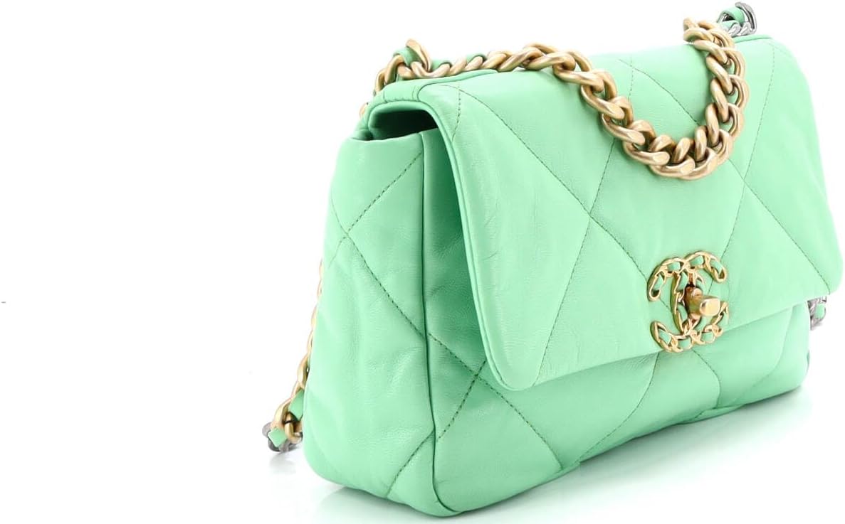 Chanel, 19 Flap Bag Quilted Leather Medium, Green