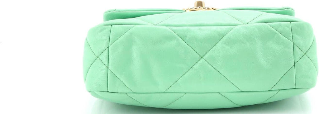 Chanel, 19 Flap Bag Quilted Leather Medium, Green