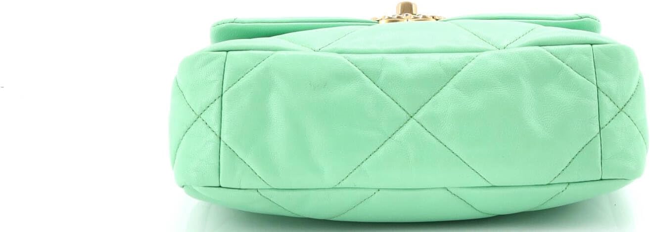 Chanel, 19 Flap Bag Quilted Leather Medium, Green