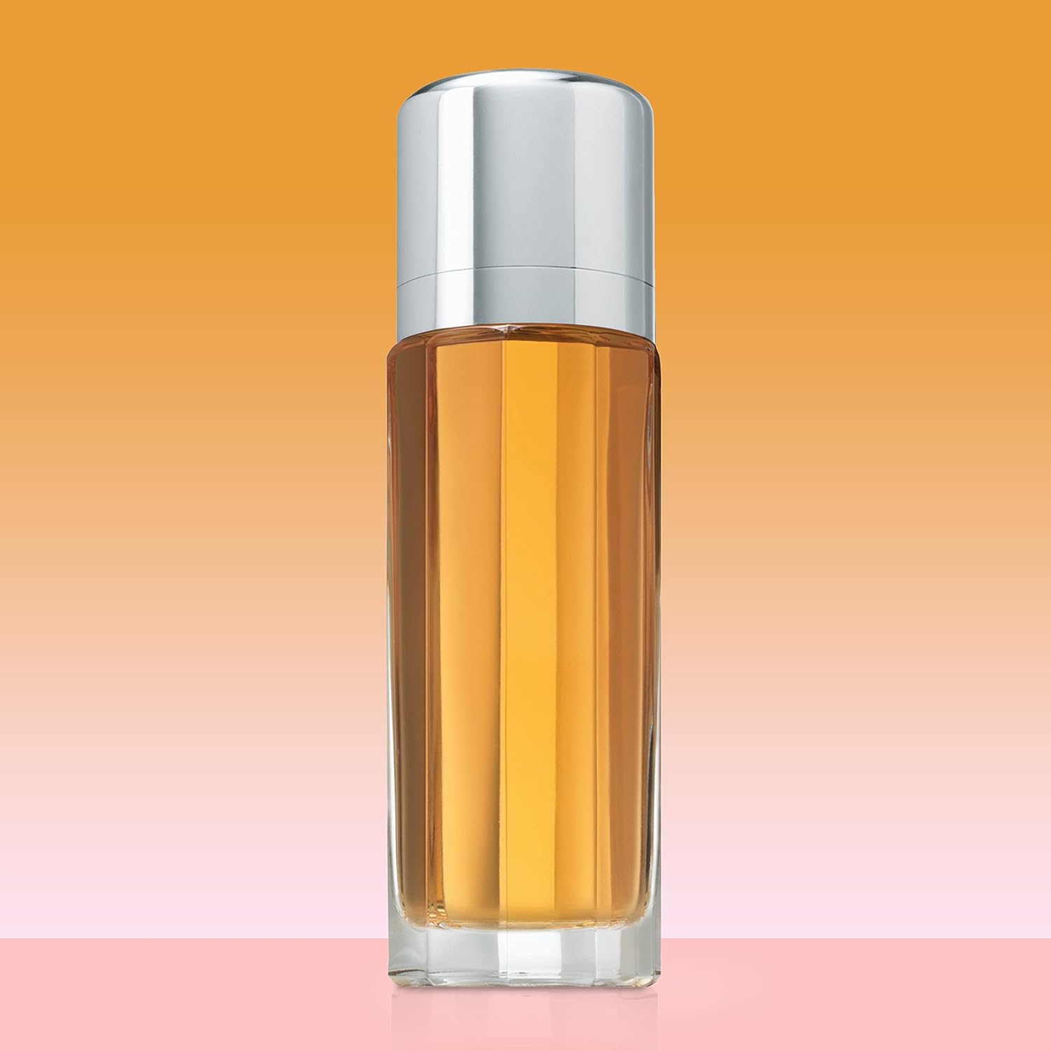 Calvin Klein Escape Eau de Parfum – Floral Women's Perfume – With Notes of Apricot, Jasmine, Amber, Sandalwood, Vanilla & Musk – Long Lasting Fragrance