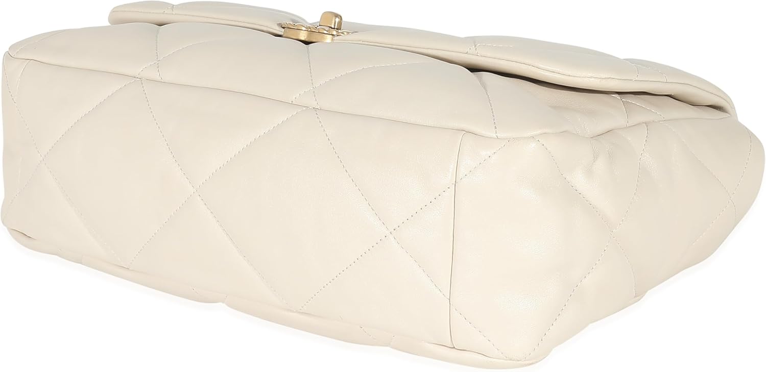 Chanel, vory Shiny Quilted Lambskin Maxi 19 Flap Bag, Beige