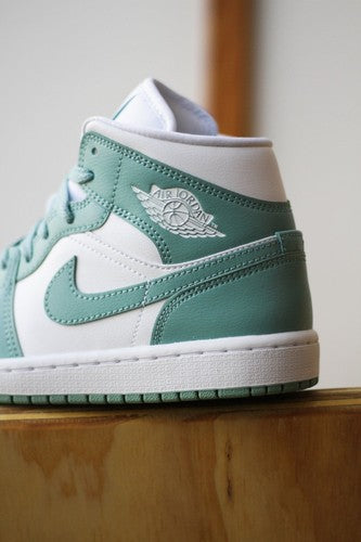 Nike Air Jordan 1 Mid White Cannon BQ6472-138 Women's Size