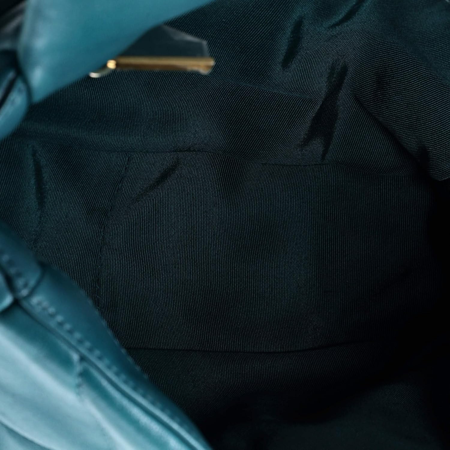 Chanel, 19 Flap Bag Quilted Leather Medium, Green